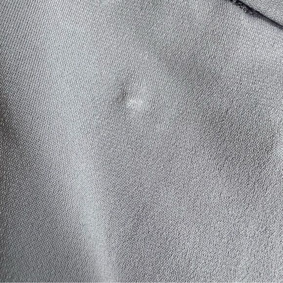 Gray Sleeveless Blouse - Picture 7 of 7